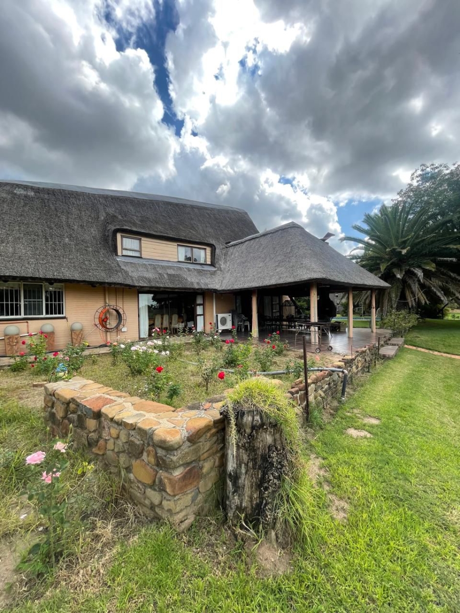 5 Bedroom Property for Sale in Christiana North West